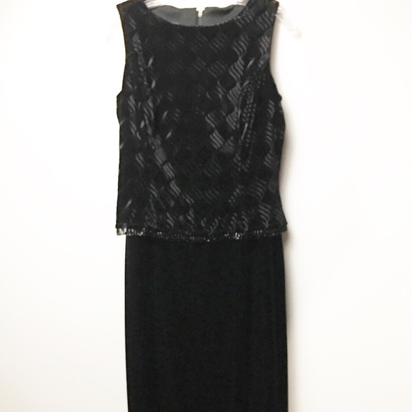 SCOTT McClintock Black Velvet Long Dress 10 - Picture 1 of 6